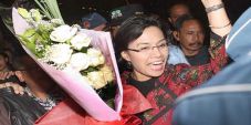 World Bank didesak bebastugaskan...