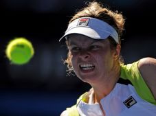 Clijsters menguji Azarenka...