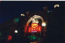 Stadium Club tempat...