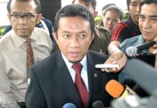 Tifatul pelajari maraknya...