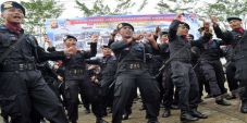 Tarik Brimob dari perusaahaan...