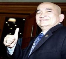 Ruhut: Istri gue cuma...