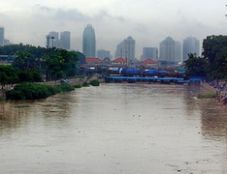 Foke data warga di bantaran...