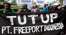 Pakai jasa asing, Freeport...