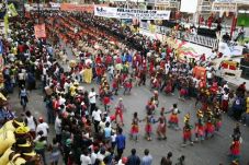 Karnival Haiti ricuh,...