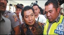 Petugas KPK jadi saksi...