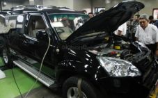 Mobil Esemka dibongkar...