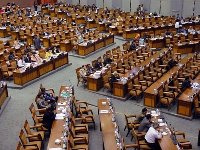 Fraksi berebut Ketua...