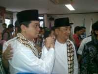 Dikawal ondel-ondel,...