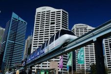 Monorel-Trem Surabaya...
