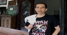 Ribuan spanduk dukung...