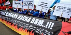 Protes kenaikan BBM...