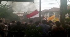Ancam kepala daerah,...