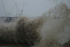 Banjir mulai surut,...
