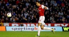 Persie samai rekor legendaris...