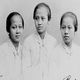 Wanita adalah guru pertama...