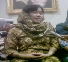 Istri Wamen ESDM hadiri...