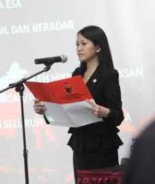 Karolin bantah jadi...