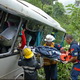 Bus masuk jurang di...
