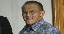 Ical ditantang datangi...