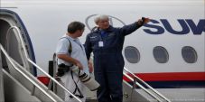 Tim evakuasi Sukhoi...