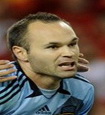 Iniesta bikin beda