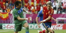 Spanyol bentrok Italia...