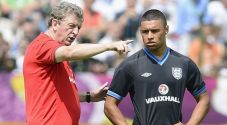 Kejutan, Hodgson pasang...