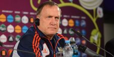 Advocaat : Polandia...