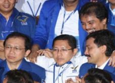 Buktikan korupsi Anas,...