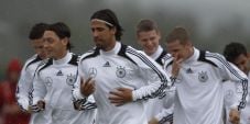 Maradona sanjung trio...