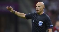 Howard Webb mengincar...