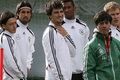 Hummels waspada duet...
