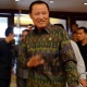 Kedatangan Anas bisa...