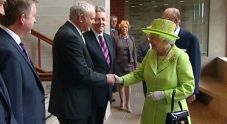 Pertama kali, Ratu Elizabeth...