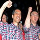 Komunitas Baju Kotak-kotak...