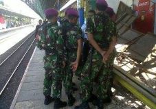 Gusur pedagang pakai...