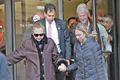 Keluar RS, Clinton dinanti...