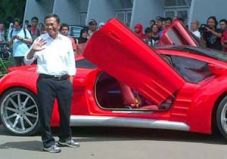 Dahlan Iskan ruwat mobil...