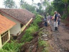 Lima rumah di Garut...