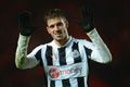 Davide Santon masuk...