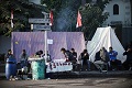 Demonstran Mesir dilempari...
