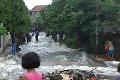 Jumlah pengungsi banjir...
