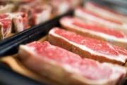 Aprindo: Stok daging...