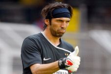 Alasan Buffon tetap...