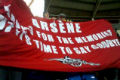 Fans Arsenal saling...