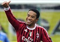 Milan pinjamkan Emanuelson...
