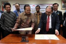 Presiden PKS harus berlatar...