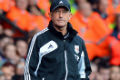 Pelatih Stoke kecam...