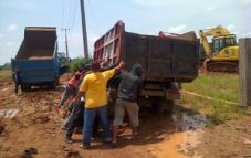 Warga 70 RT ancam bakar...